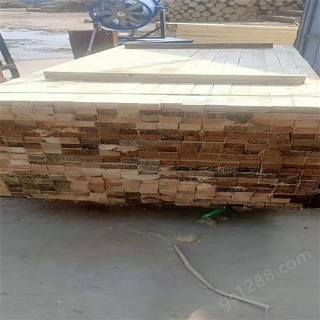 建筑木方规格尺寸 厂家批发4*7建筑方木价格低 原木材建筑方木材质