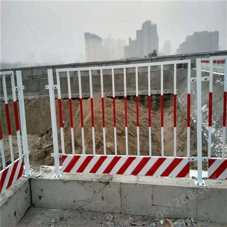 修护临时护栏井口洞口围栏网 网片型基坑护栏烨邦现货供应