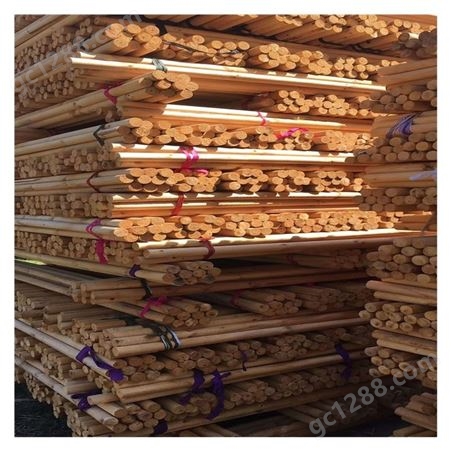 孝感市木材加工 市场出售两米松木杆木棍木棒 树木支撑杆批发