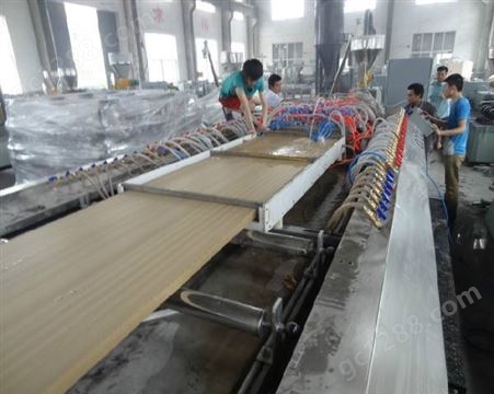 快装墙面板生产线环保集成墙面板设备新型竹木墙面板机器制作厂家