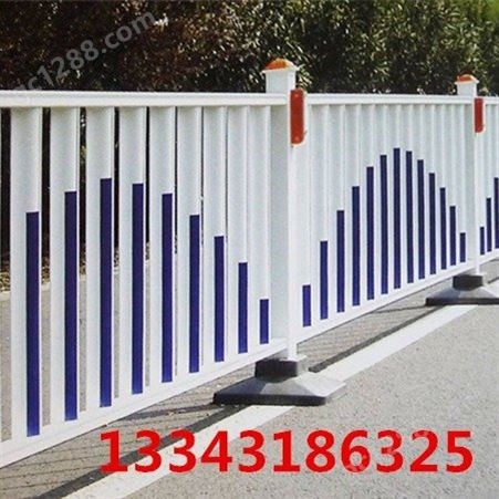 交通设施防撞护栏道路护栏隔离栏热镀锌钢护栏市政马路围栏