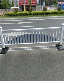 道路护栏城市公路马路隔离防撞栏杆交通防护铁围栏镀锌钢防撞栏